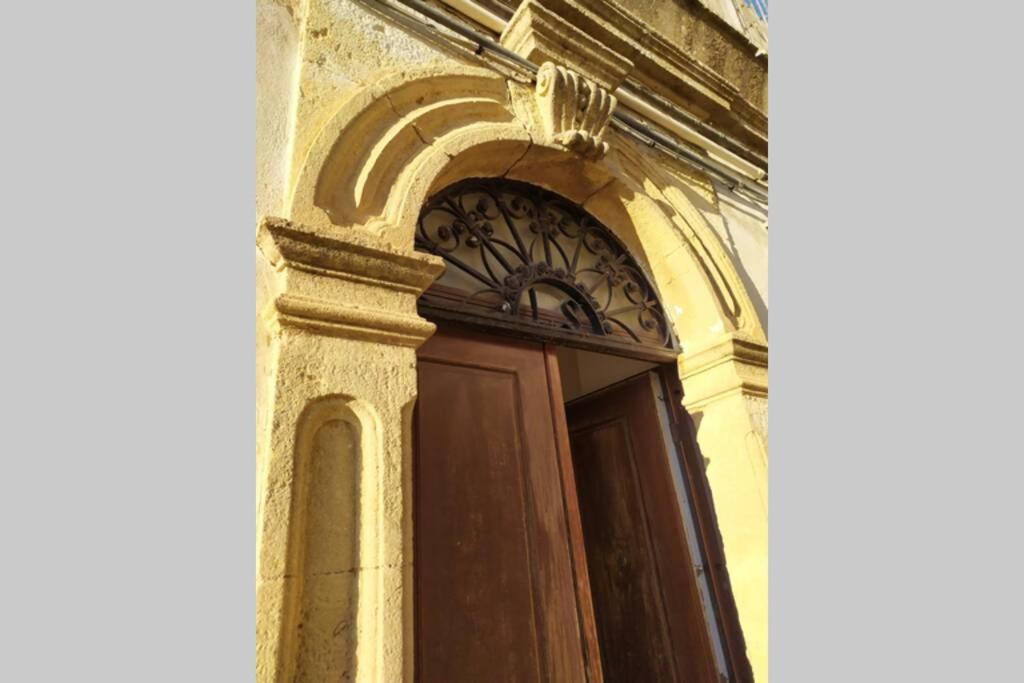 Casa ad Assoro, al centro della Sicilia Villa Esterno foto